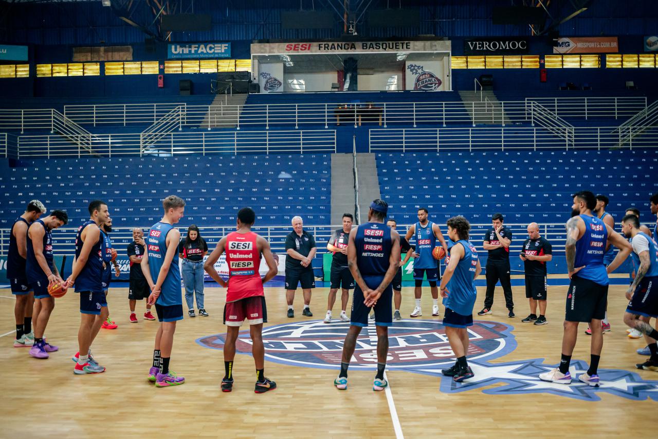 Sesi Franca Basquete duela contra o Fortaleza Basquete Cearense