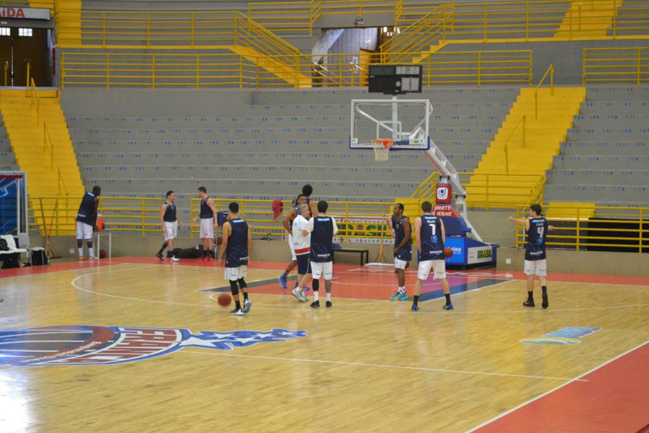 Franca Basquete sub-19 enfrenta Mogi pelo Paulista da categoria