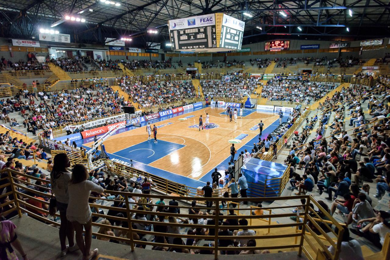 Cerveja volta a ser liberada em jogos do Franca Basquete