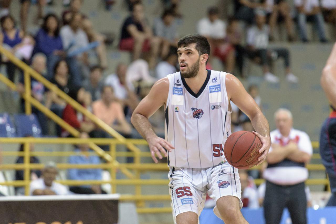 Antônio tem seu contrato renovado com o Franca Basquete