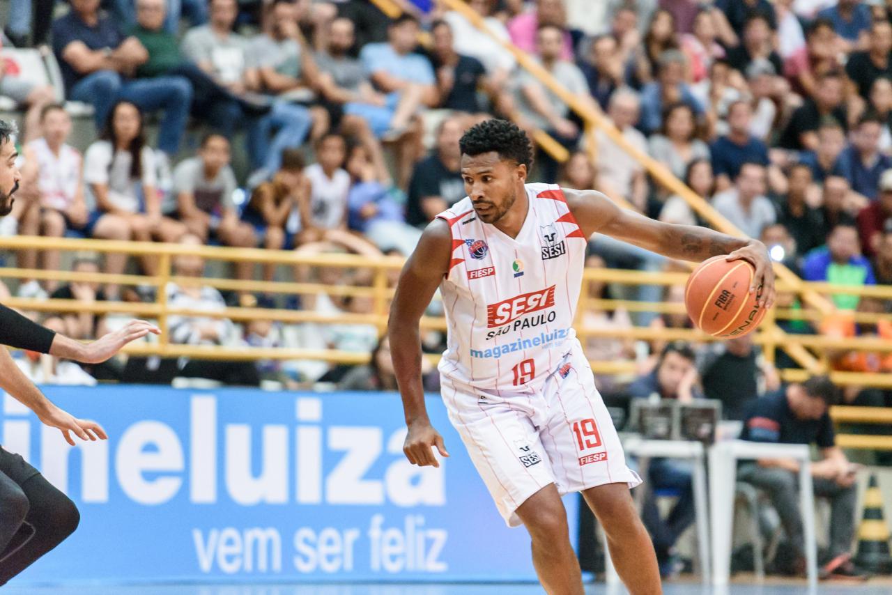 Com Leandrinho e Varejão, Sesi Franca e Flamengo se enfrentam no Rio de Janeiro