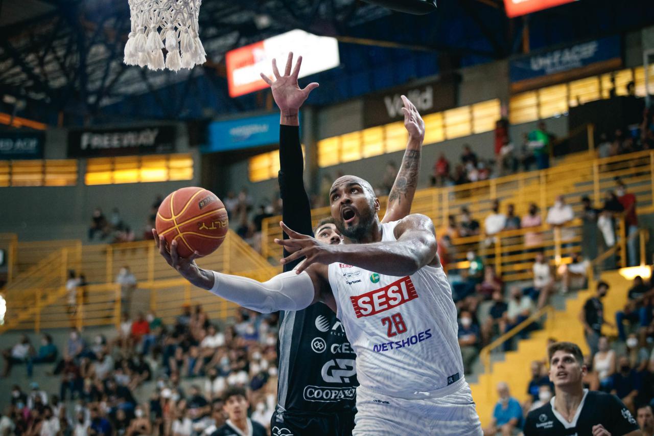 Sesi Franca Basquete supera Pato e chega a 20 vitórias no NBB