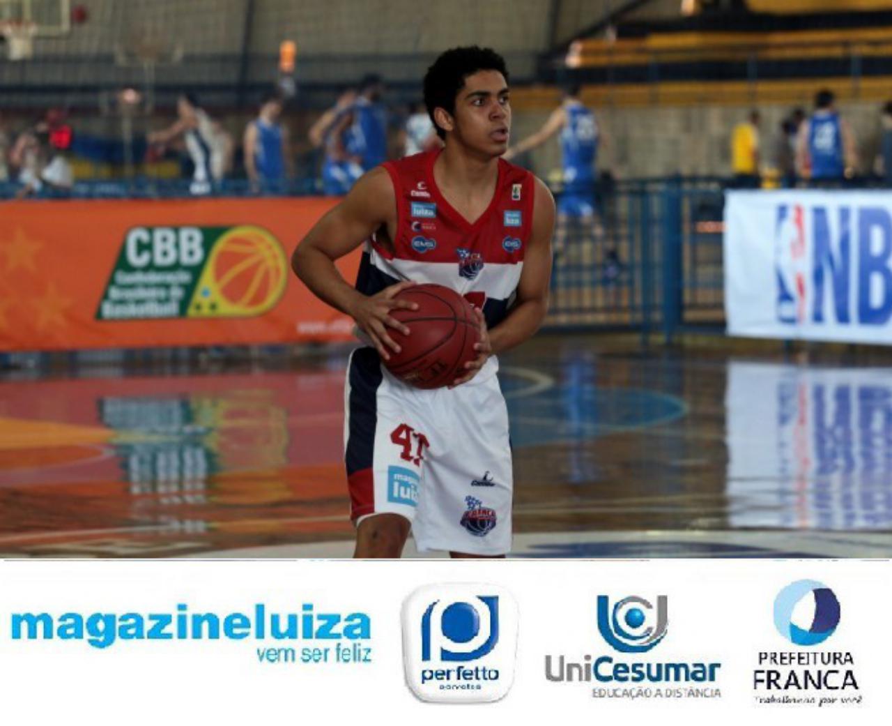 Franca Basquete assina com Alexey Borges