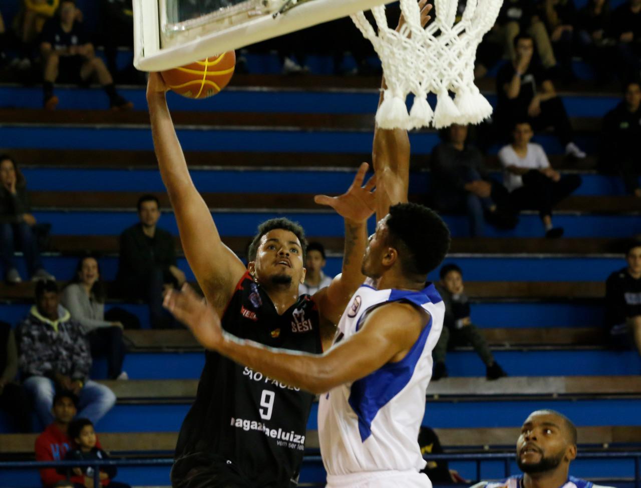 Em noite de Lucas Dias, Sesi Franca vence Pinheiros e termina primeiro turno invicto