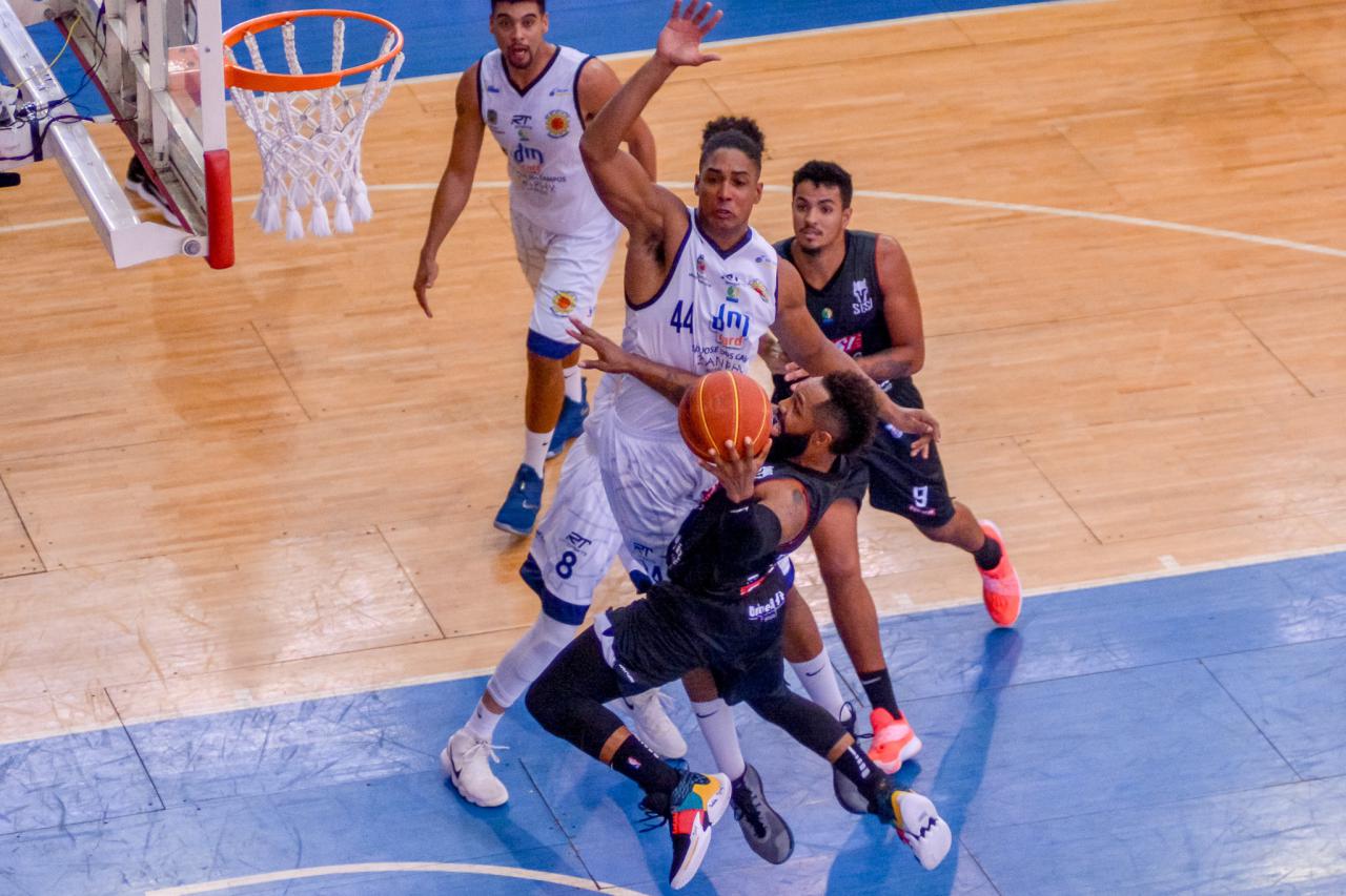 Líder do NBB, Sesi Franca Basquete vence São José por 18 pontos