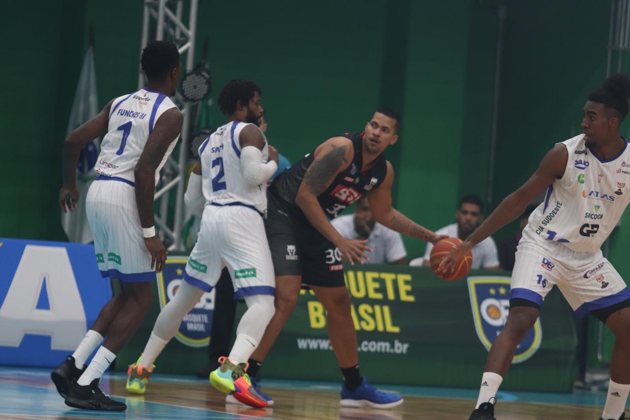 Sesi Franca Basquete vence Pato e segue invicto no NBB