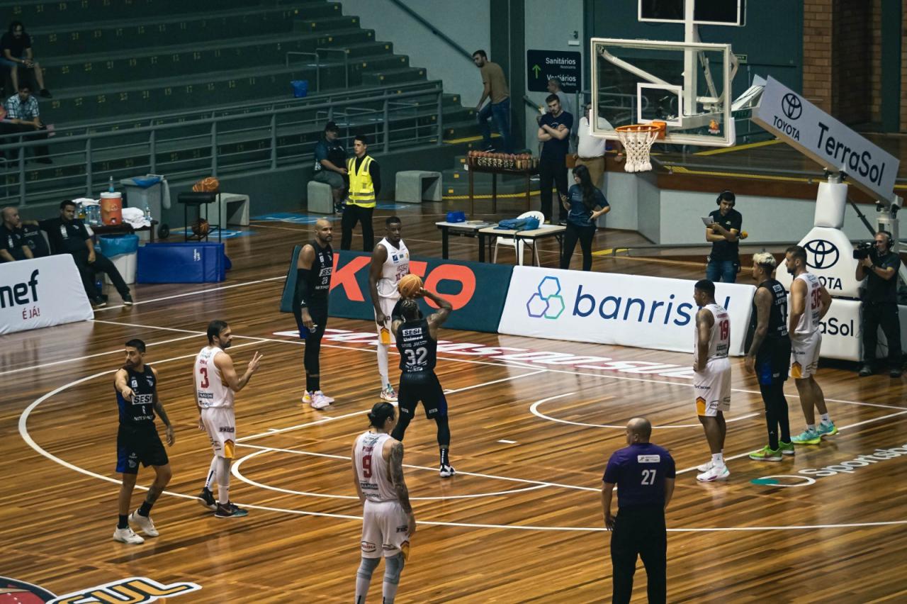 Sesi Franca Basquete enfrenta o União Corinthians fora de casa