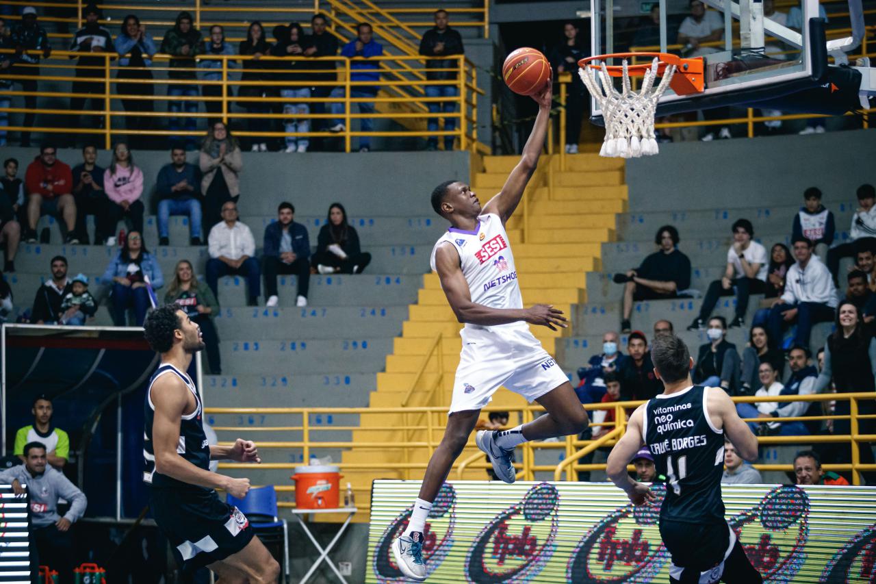 Sesi Araraquara vence a terceira seguida no Paulista de Basquete