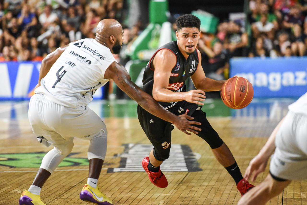 Sesi Franca Basquete vence Bauru e abre um a zero nas quartas