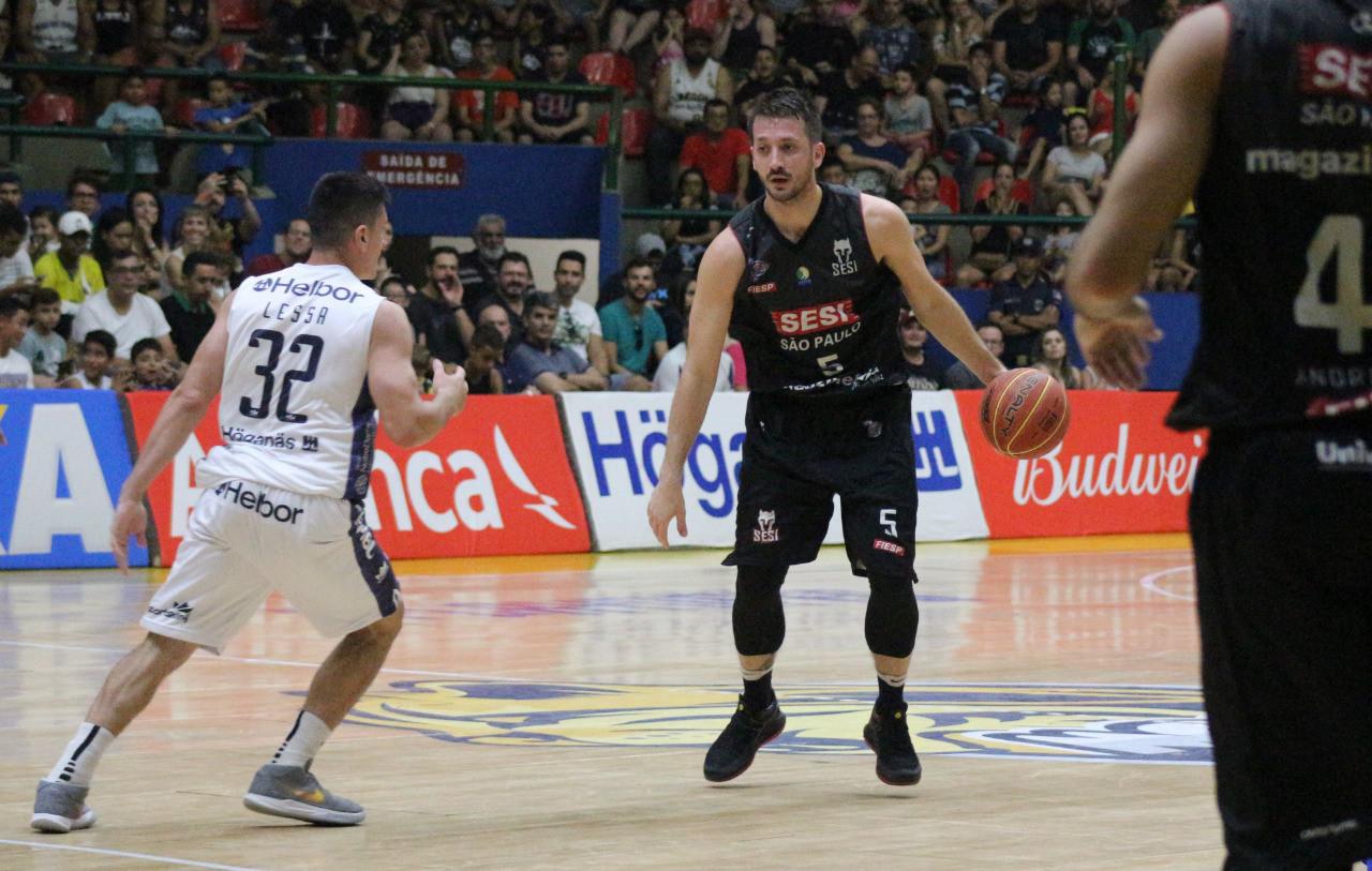 Fora de casa, Sesi Franca supera Mogi e abre um a zero na semifinal do NBB