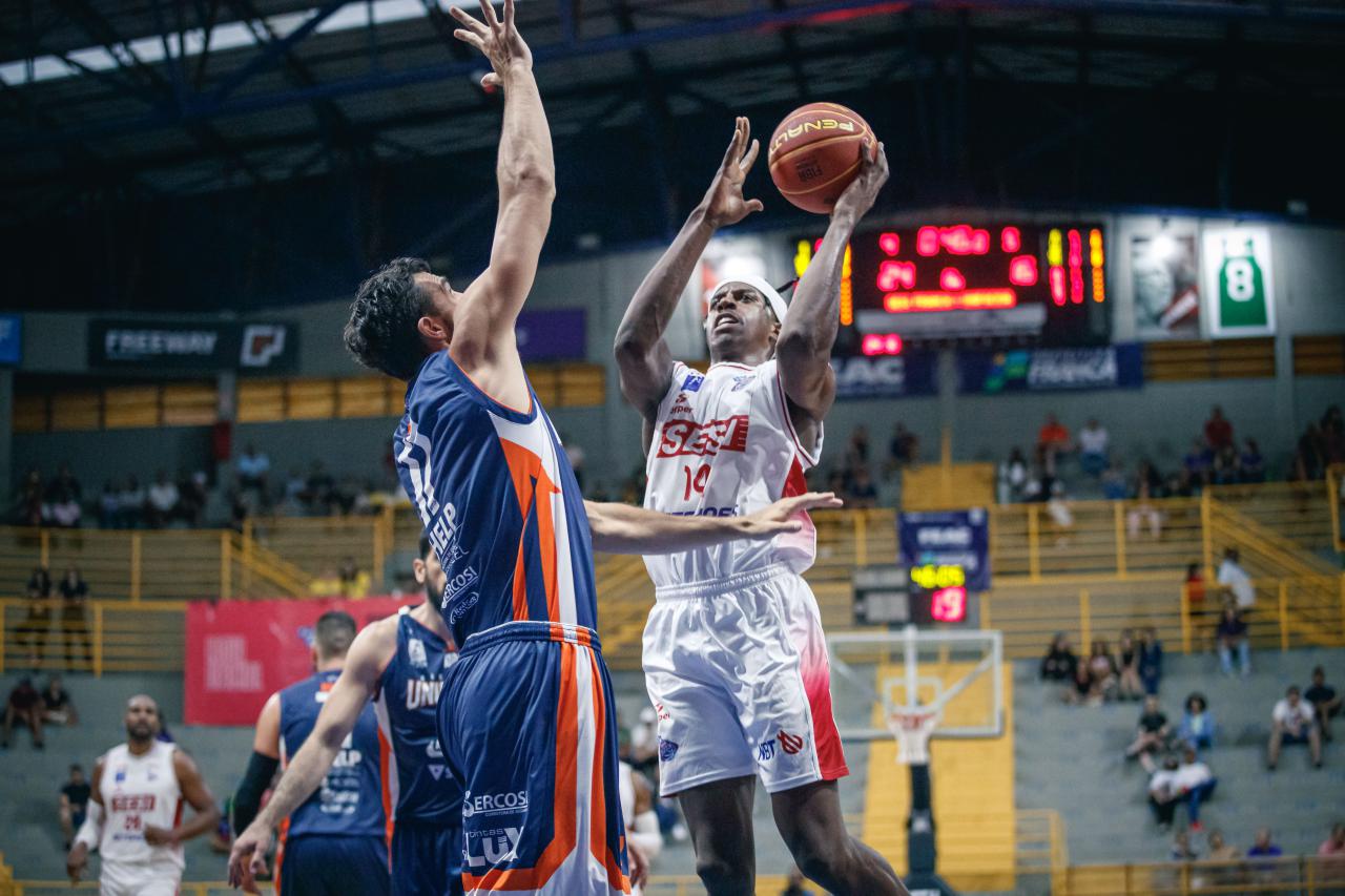 Sesi Franca Basquete enfrenta o Basquete Unifacisa nas quartas de final do NBB