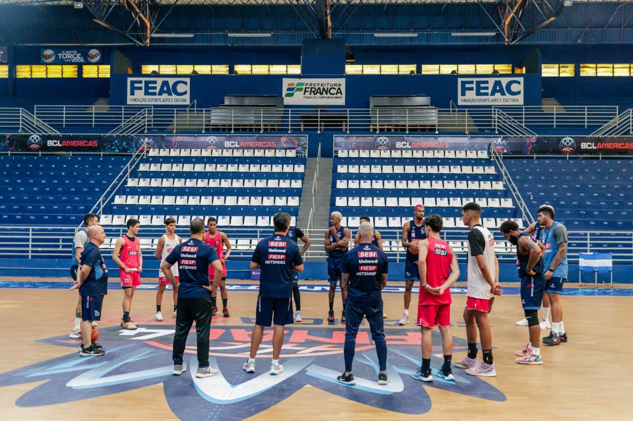 Sesi Franca realiza treino com foco no playoff do NBB