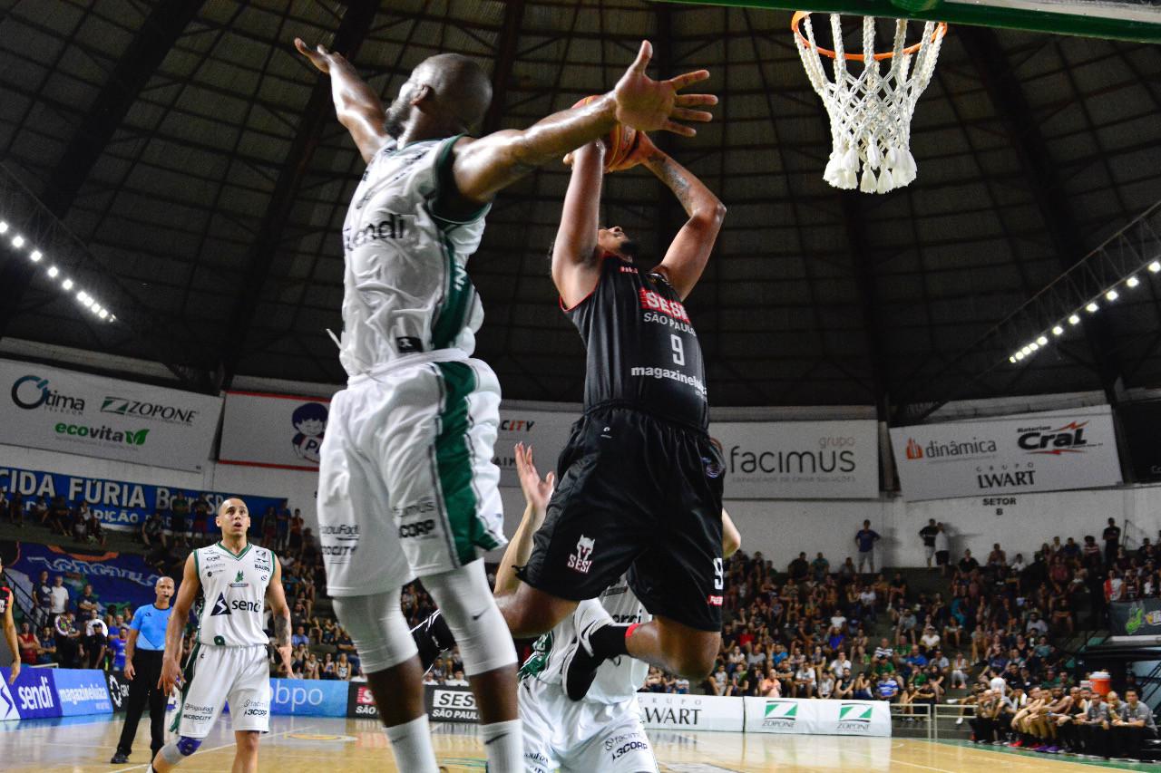 Fora de casa, Sesi Franca Basquete é superado por Bauru na semifinal do Paulista