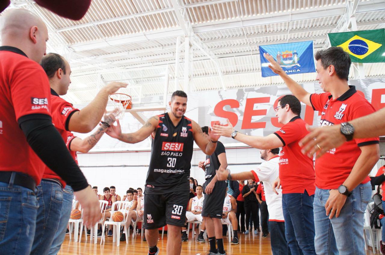 Em estreia de Hettsheimeir, Sesi Franca Basquete vence São José