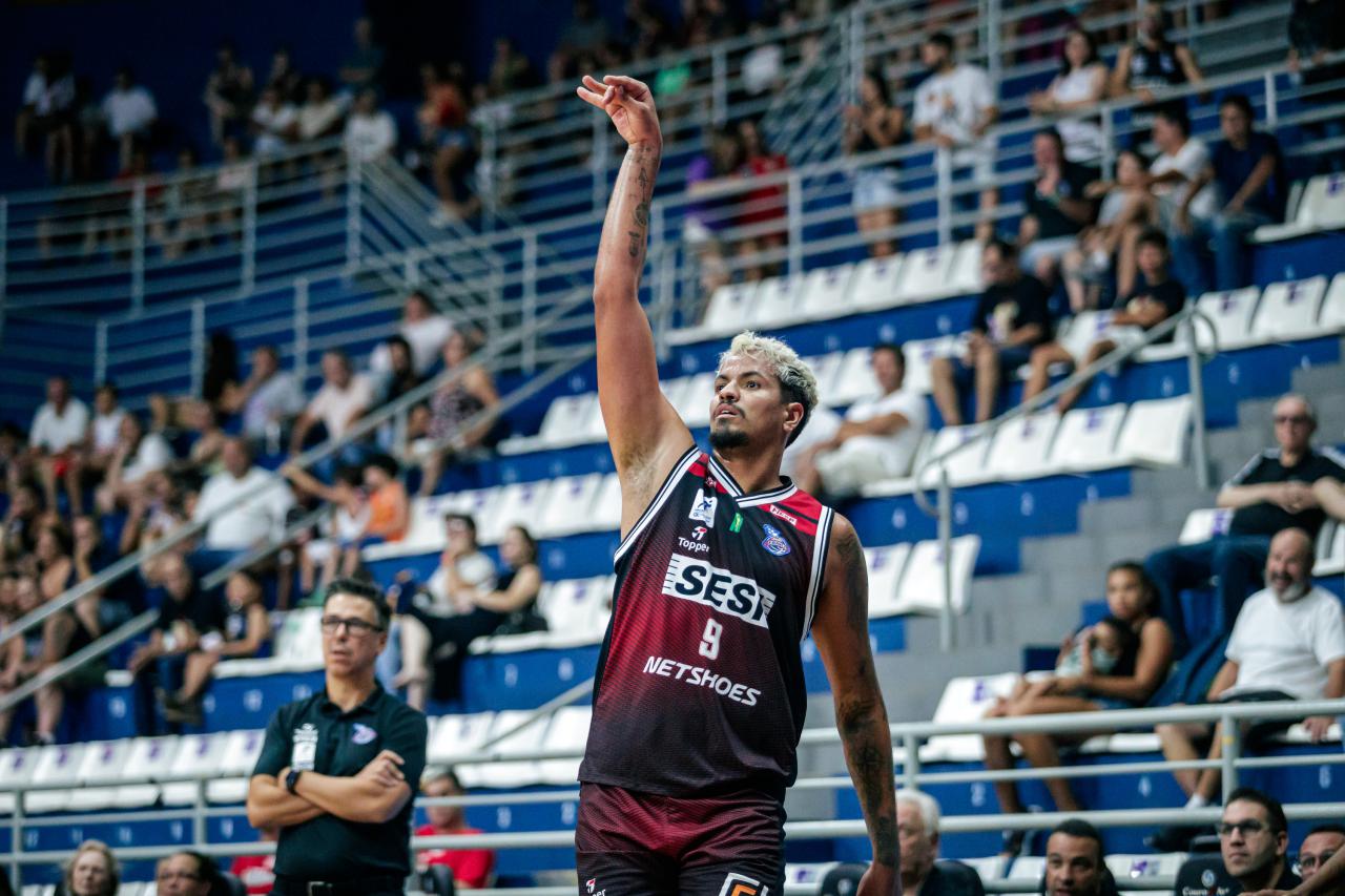 Sesi Franca Basquete duela contra o Pato Basquete fora de casa