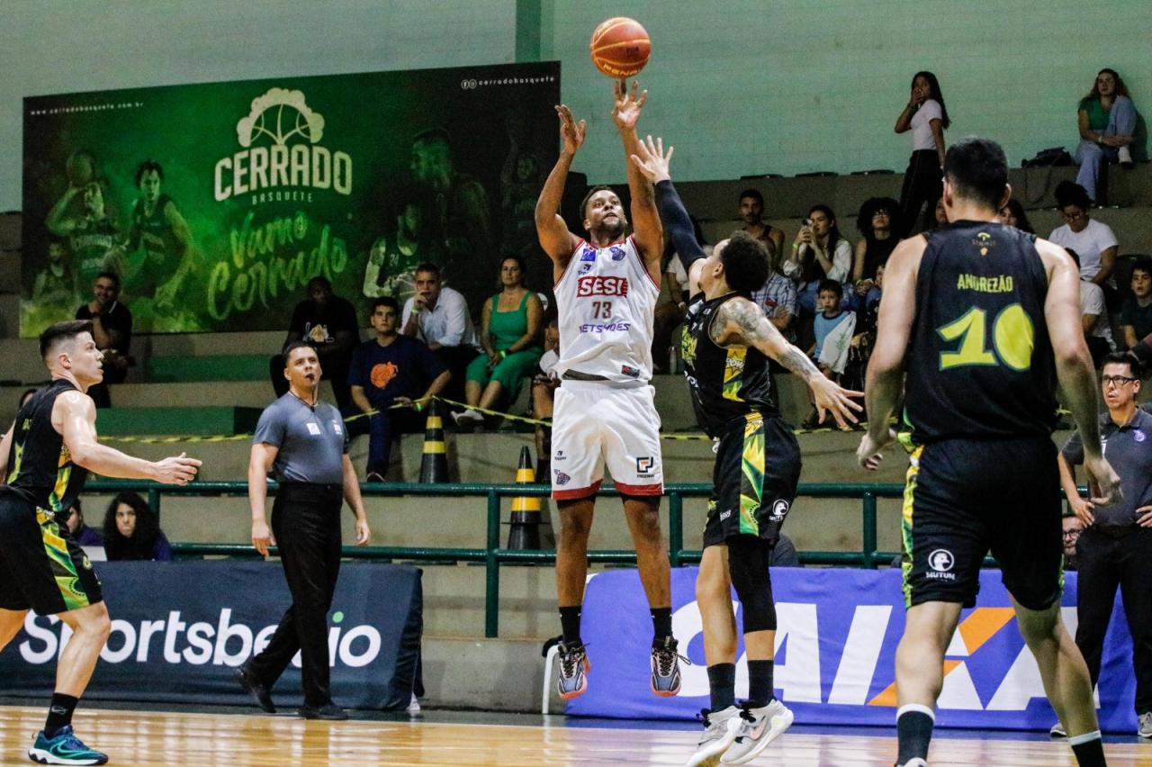 Sesi Franca vence o Cerrado Basquete fora de casa