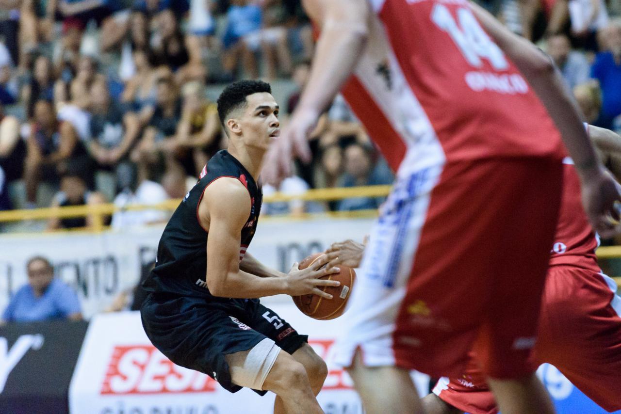 Buscando classificação para a semifinal, Sesi Franca Basquete recebe Osasco