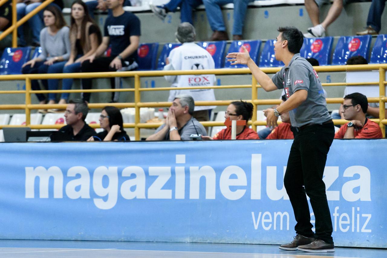 Sesi Franca Basquete mede forças com o Vitória nesta terça-feira (13)